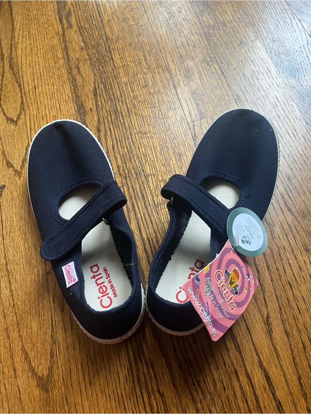Cienta [Style Name] Shoes — Size 1.5 US / 32 EU (Made in Spain)